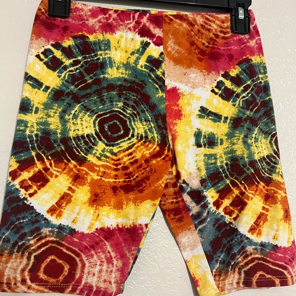 2 Piece Crop Top and Short Set Multicolor Tie Dye Size Medium - Picture 5 of 6